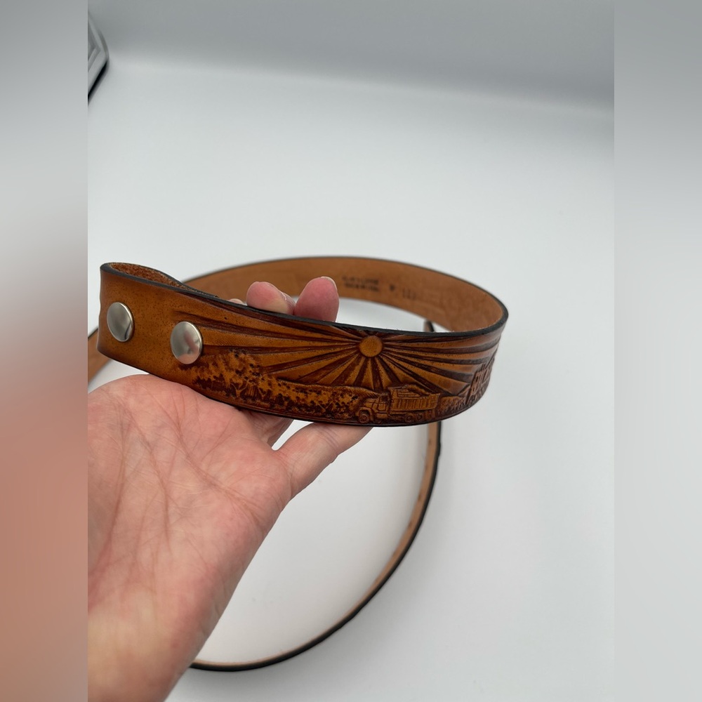 Leather Belt Made In The USA with Trucking Scene, Never Worn, No Buckle SZ 42-46 - Picture 2 of 12